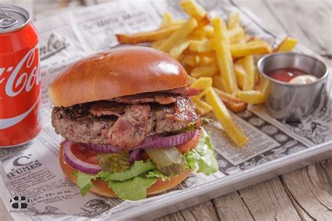 THE 10 BEST Burgers in Marbella (Updated July 2024) .